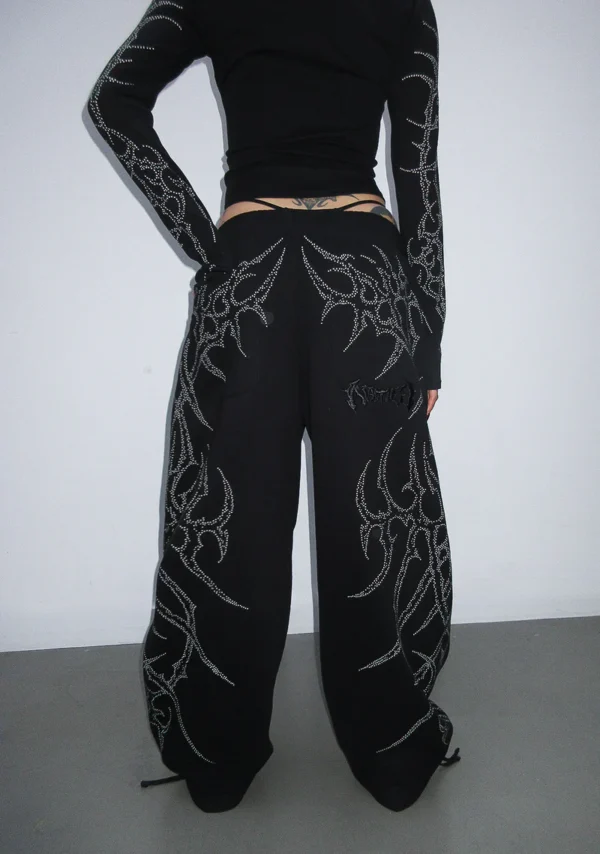 Haunt Studded Oversized Sweatpants Black-3