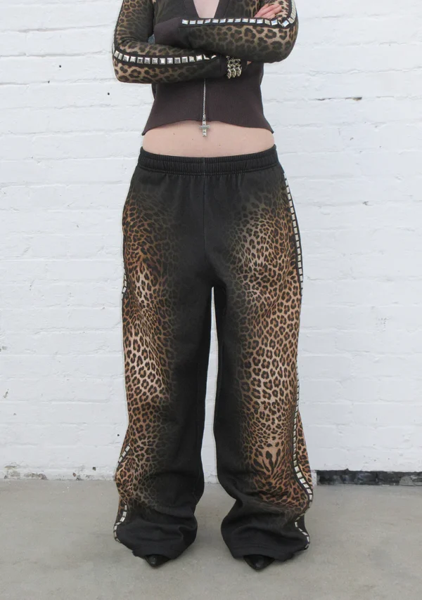 Rumour Studded Oversized Sweatpants Leopard-3