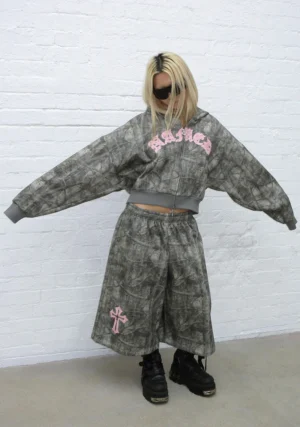Spoilt Oversized Sweatshorts Tree Camo-1